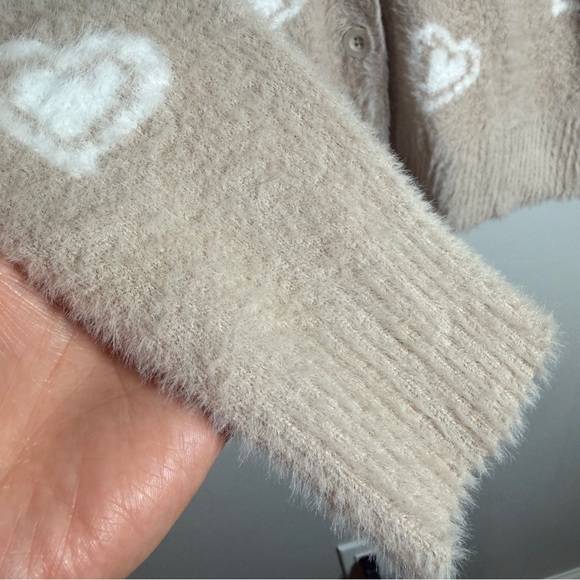 Bailey 44 Cozy Beige Heart Print Fuzzy Cardigan Soft Knit Sweater Cottagecore SM - Picture 4 of 10